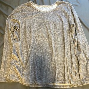 Croft & Barrow Light Gray Long Sleeve Top